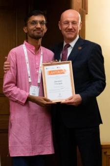 Уткарш Дикшит